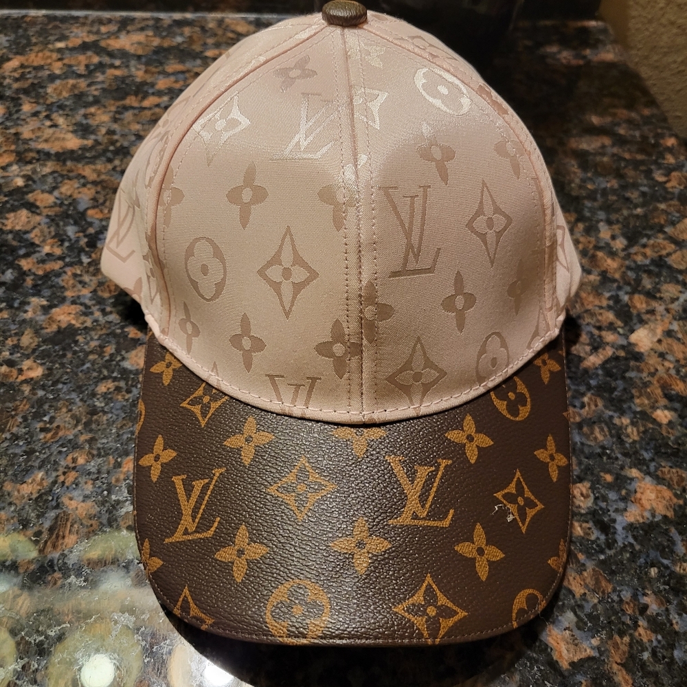 Louis Vuitton Pink and Black Monogram Cap - Picture 3 of 11
